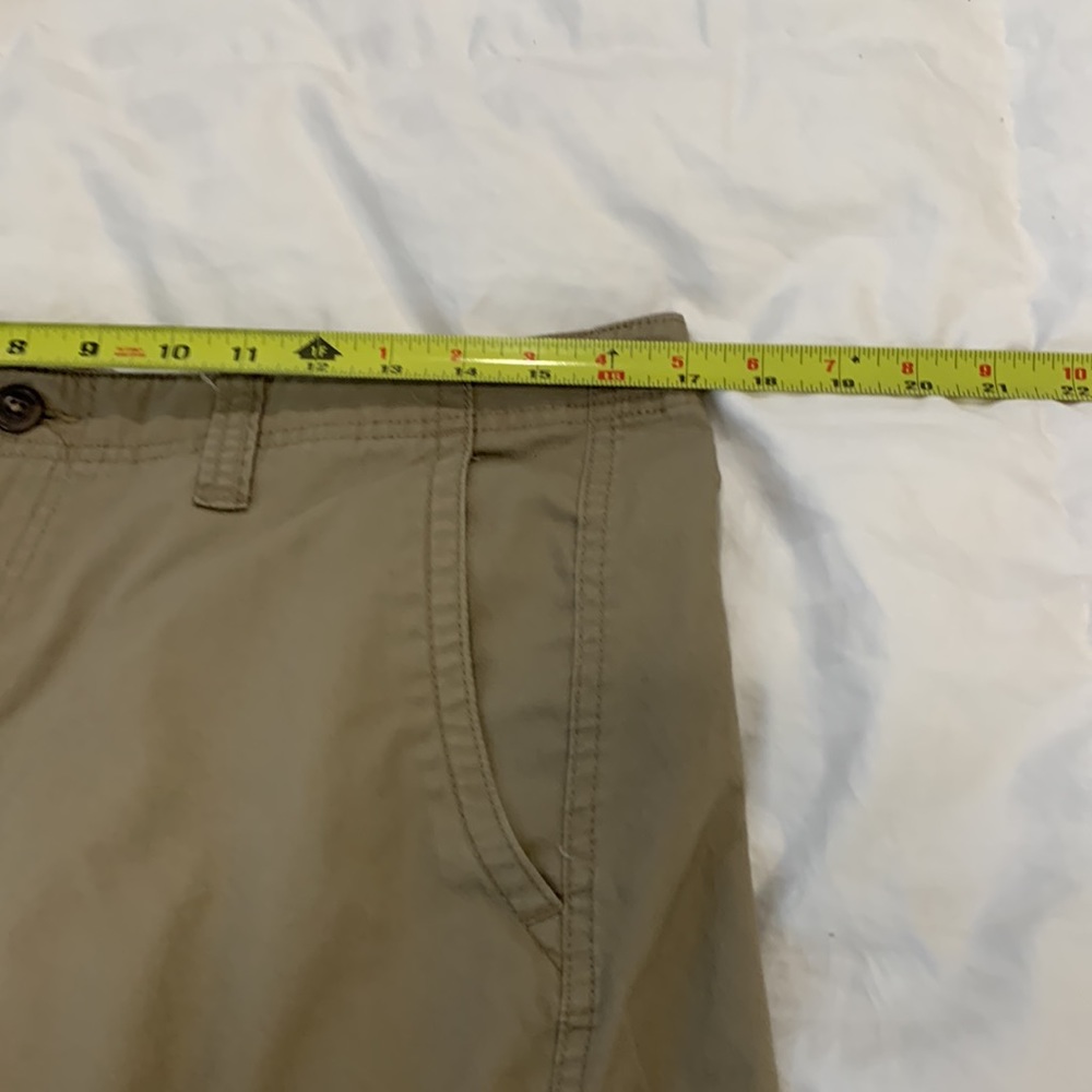 Magellan Khaki Cargo Shorts Size‎ 32 - Picture 7 of 10